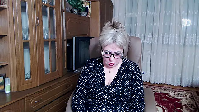 Snapshot of Kallliina chatting on February 19, 5:49 pm Kallliina online show from February 19, 5:49 pm