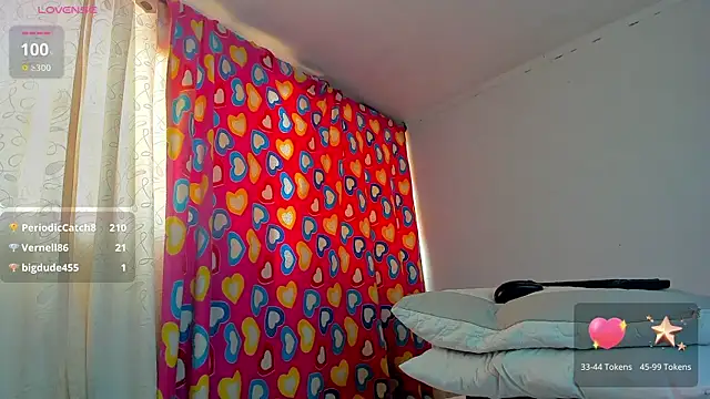 caroline tovar online show from February 14, 8:05 pm