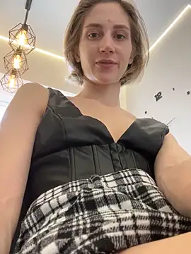 Snapshot of Feral_berry_8133 chatting on February 10, 11:57 am Feral berry 8133 online show from February 10, 11:57 am