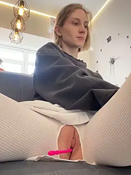 Snapshot of Feral_berry_8133 chatting on February 25, 12:34 pm Feral berry 8133 online show from February 25, 12:34 pm