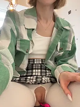 Snapshot of Feral_berry_8133 chatting on March 4, 12:33 pm Feral berry 8133 online show from March 4, 12:33 pm