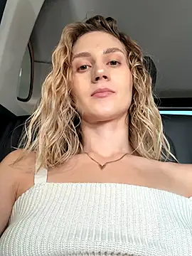 Snapshot of Feral_berry_8133 chatting on September 18, 7:32 am Feral berry 8133 online show from September 18, 7:32 am