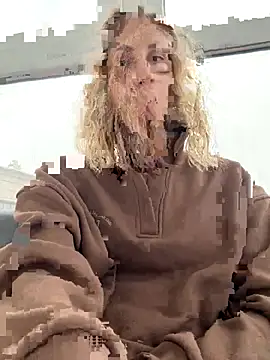 Snapshot of Feral_berry_8133 chatting on October 10, 11:53 am Feral berry 8133 online show from October 10, 11:53 am