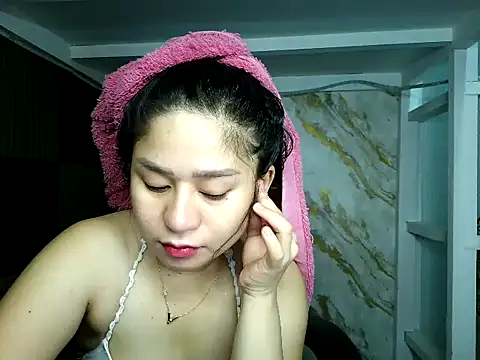 Mia 2022 online show from December 3, 8:12 am