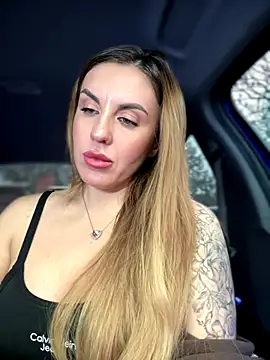 Kalli Fornia online show from November 17, 9:48 am