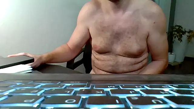 Horney boy86 online show from September 21, 10:11 pm