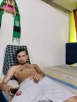 Snapshot of Emilio_Putarco chatting on June 2, 8:55 pm Emilio Putarco online show from June 2, 8:55 pm