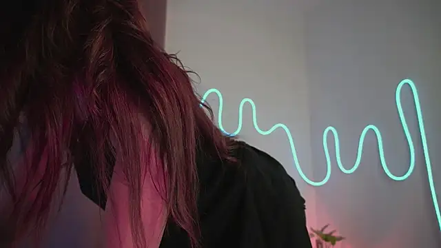 Snapshot of HannaMoom chatting on December 17, 10:22 pm HannaMoom online show from December 17, 10:22 pm