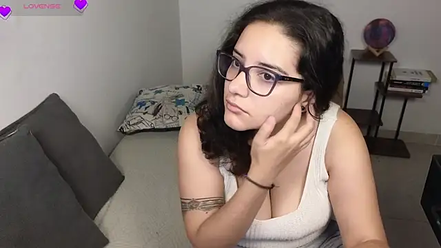 blue  moon  online show from March 31, 4:02 am