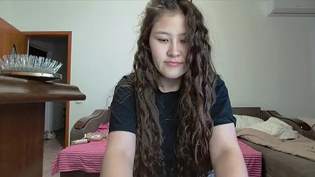Snapshot of Riz_girl chatting on October 11, 12:15 pm Riz girl online show from October 11, 12:15 pm