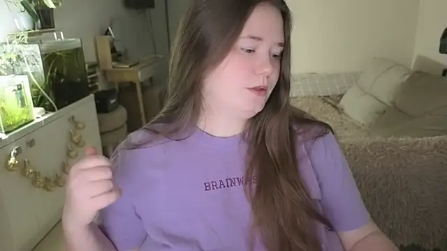 Snapshot of remirann_ chatting on January 18, 2:43 pm remirann online show from January 18, 2:43 pm