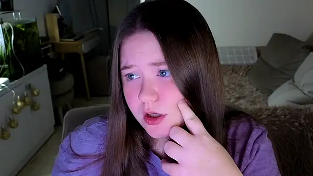 Snapshot of remirann_ chatting on February 20, 3:56 pm remirann online show from February 20, 3:56 pm