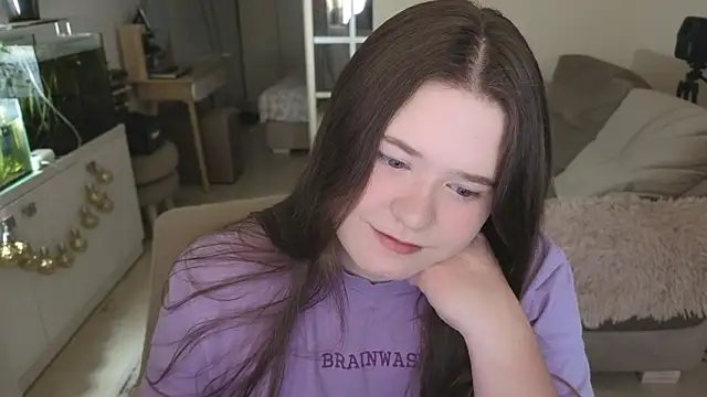 Snapshot of remirann_ chatting on March 3, 1:06 pm remirann online show from March 3, 1:06 pm