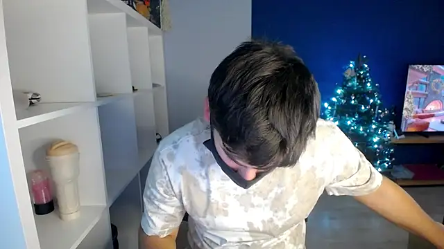 Snapshot of Tomguys chatting on January 6, 5:16 pm Tomguys online show from January 6, 5:16 pm