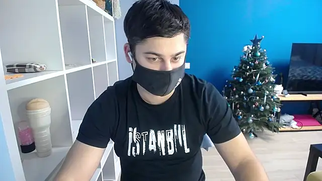 Snapshot of Tomguys chatting on January 15, 1:31 pm Tomguys online show from January 15, 1:31 pm