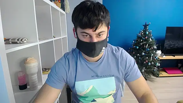 Snapshot of Tomguys chatting on January 17, 3:11 pm Tomguys online show from January 17, 3:11 pm