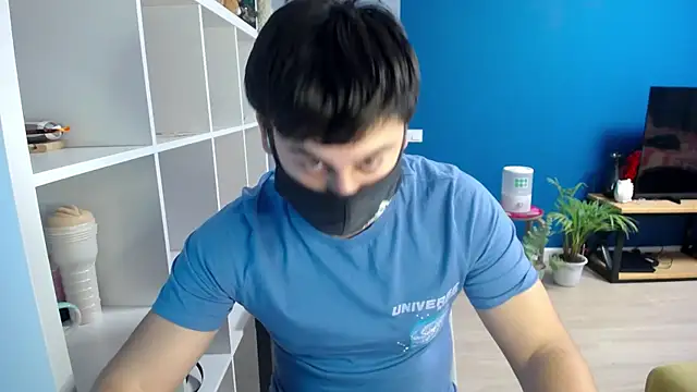 Snapshot of Tomguys chatting on February 6, 3:31 pm Tomguys online show from February 6, 3:31 pm