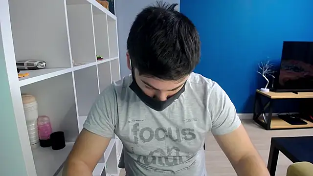 Snapshot of Tomguys chatting on March 21, 3:46 pm Tomguys online show from March 21, 3:46 pm