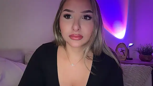 Snapshot of lustfulsmiles chatting on April 30, 12:00 pm lustfulsmiles online show from April 30, 12:00 pm