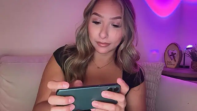 Snapshot of lustfulsmiles chatting on May 28, 12:02 pm lustfulsmiles online show from May 28, 12:02 pm