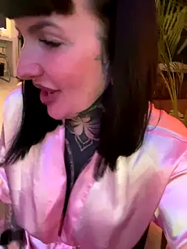 InkedBiitch online show from December 3, 8:06 pm