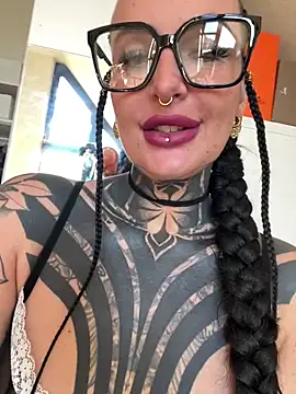 Snapshot of InkedBiitch chatting on March 2, 7:15 am InkedBiitch online show from March 2, 7:15 am