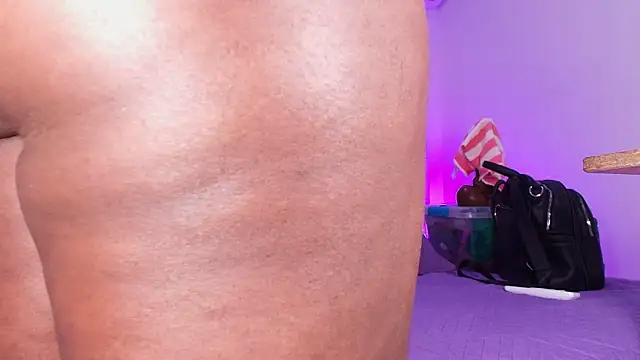  ebony-queen  online show from March 14, 3:12 am