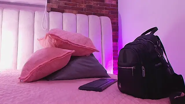  ebony-queen  online show from April 17, 3:09 am