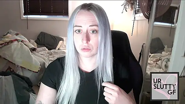 Snapshot of ursluttygf chatting on November 14, 10:07 pm ursluttygf online show from November 14, 10:07 pm