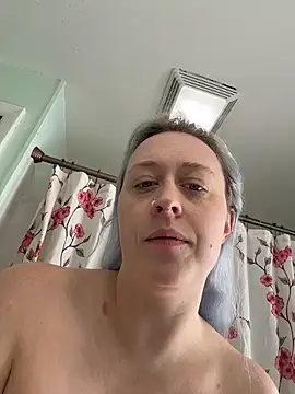 ursluttygf online show from February 8, 6:33 pm