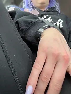 ursluttygf online show from April 12, 8:14 pm