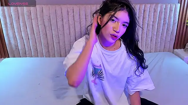 Sweetcristin online show from April 28, 1:04 am