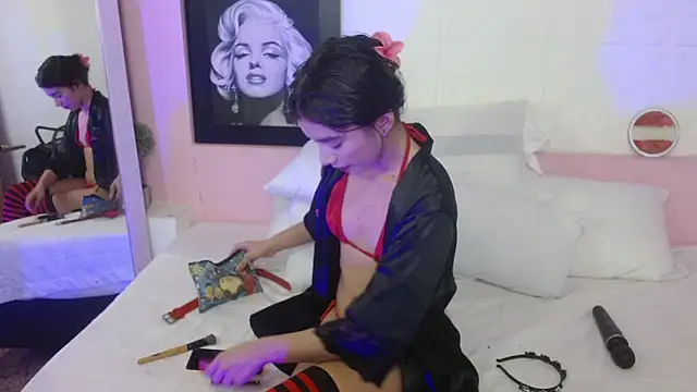 Sweetcristin online show from April 29, 12:59 am
