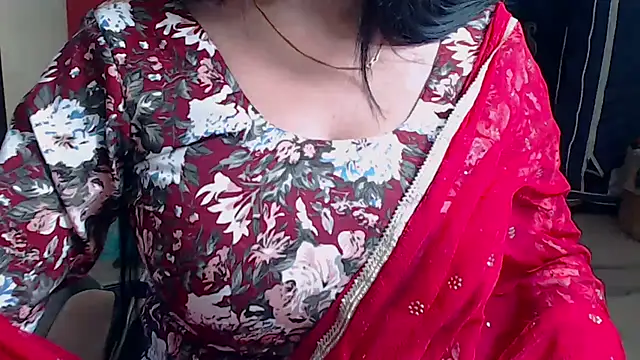 Snapshot of Naiaa-mylove chatting on December 5, 7:28 am Naiaa-mylove online show from December 5, 7:28 am