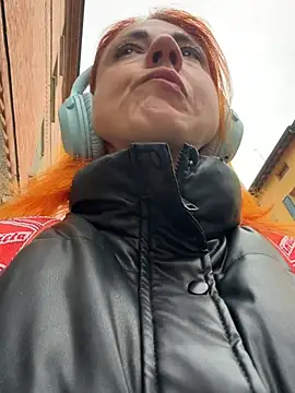 Nikky Divine online show from March 29, 8:25 am