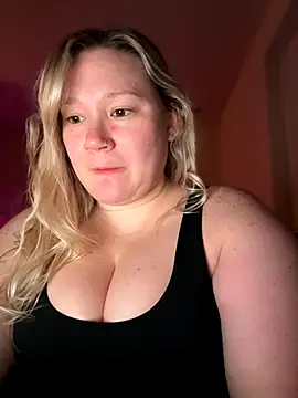 PiggyRose online show from October 5, 2:43 am