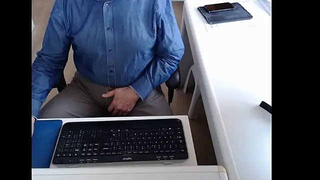 dutchpornking online show from March 29, 7:08 am