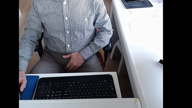 dutchpornking online show from March 30, 6:14 am