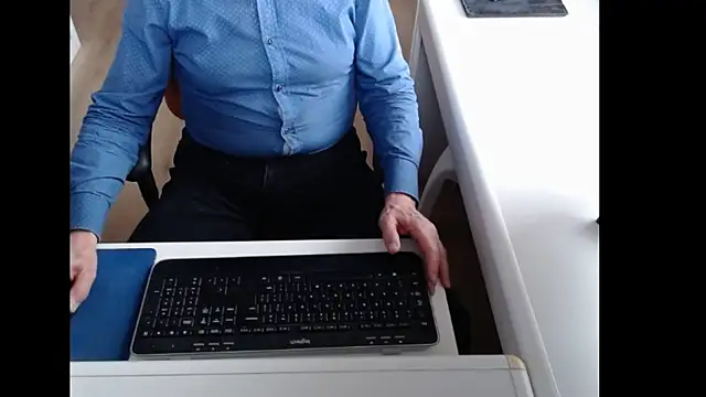 dutchpornking online show from April 5, 7:05 am