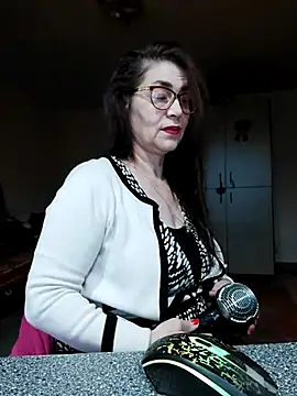 Chriss Tinaa online show from February 19, 5:16 am