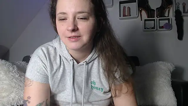 Snapshot of SexyJoy1991 chatting on December 19, 5:40 am SexyJoy1991 online show from December 19, 5:40 am