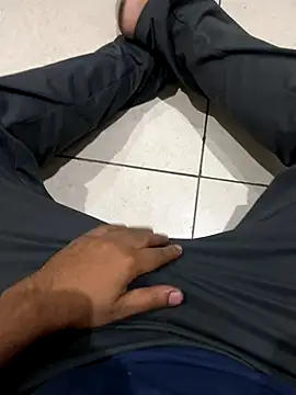 luciferdxm5 online show from November 10, 6:12 am