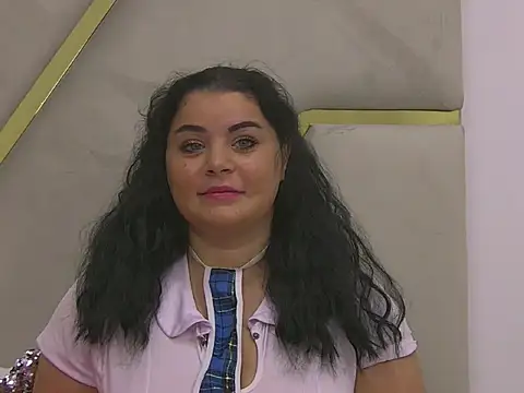 Snapshot of BustyMadison chatting on October 9, 6:11 am BustyMadison online show from October 9, 6:11 am