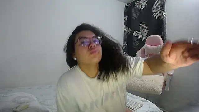 mabigomez00 online show from February 19, 9:27 am