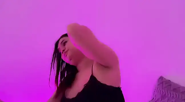 Snapshot of enourmousSAM chatting on March 3, 8:27 am enourmousSAM online show from March 3, 8:27 am