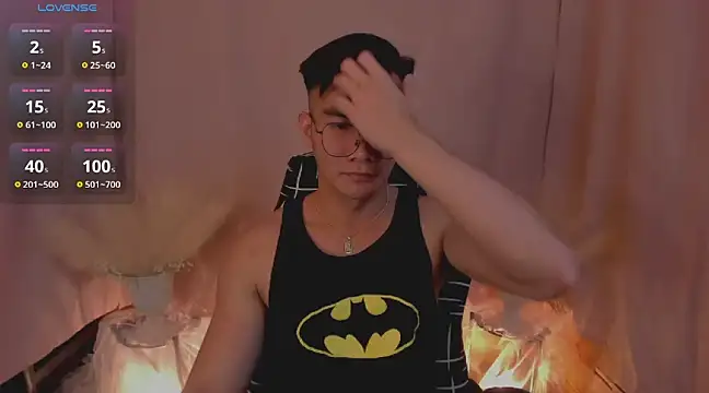 000batman000 online show from December 11, 10:25 am