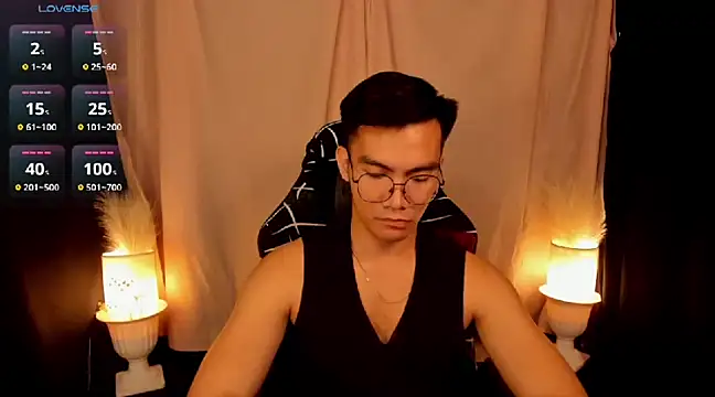 000batman000 online show from February 10, 10:09 am