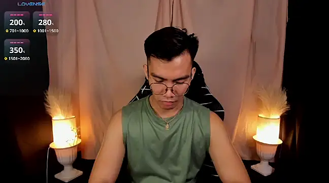 000batman000 online show from February 19, 1:40 am