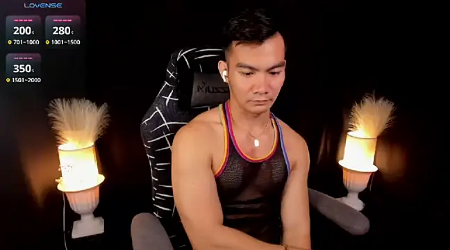 000batman000 online show from March 17, 12:19 am