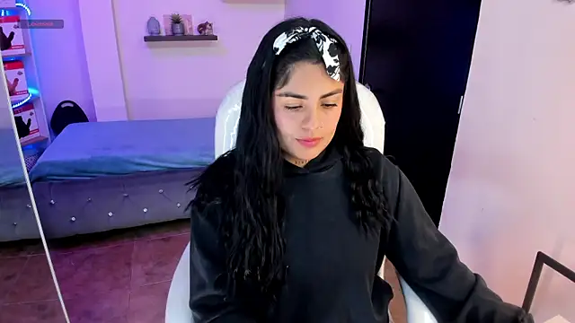 Catalinaa martinez online show from December 3, 8:28 pm